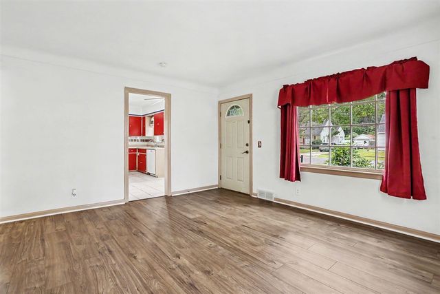 1231 Bronx Avenue, Kalamazoo, MI 49048