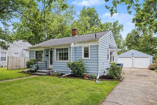 1231 Bronx Avenue, Kalamazoo, MI 49048