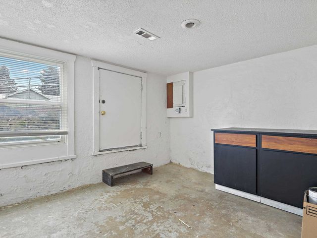 2711 N Ash St, Spokane, WA 99205