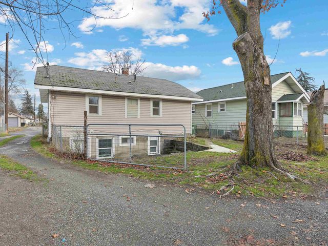 2711 N Ash St, Spokane, WA 99205