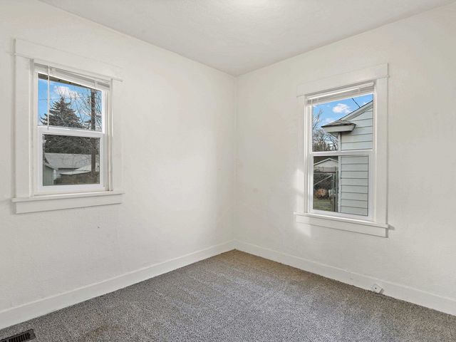 2711 N Ash St, Spokane, WA 99205