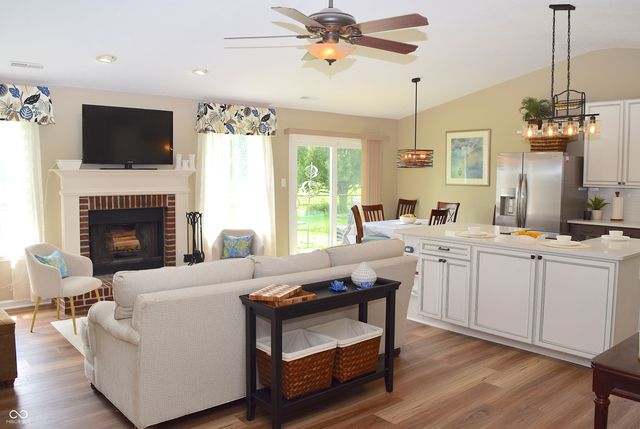 1727 Brookview Drive, Brownsburg, IN 46112