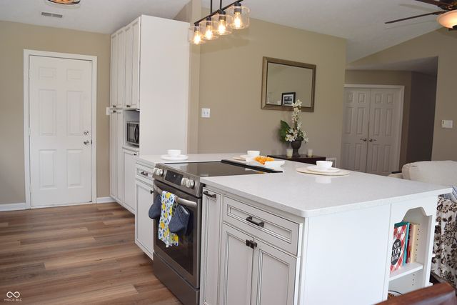 1727 Brookview Drive, Brownsburg, IN 46112