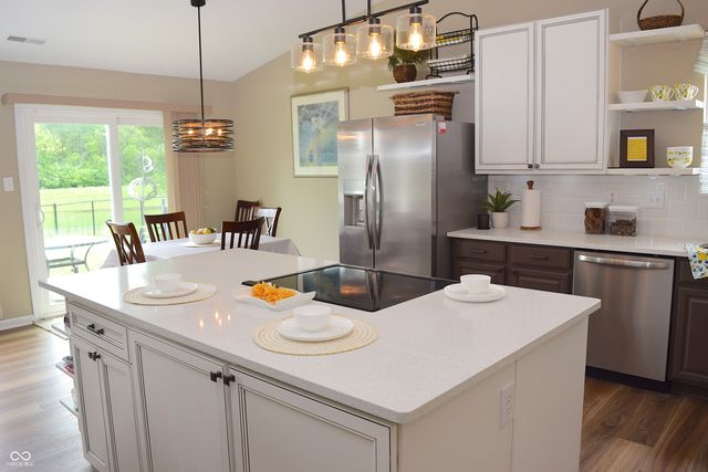 1727 Brookview Drive, Brownsburg, IN 46112