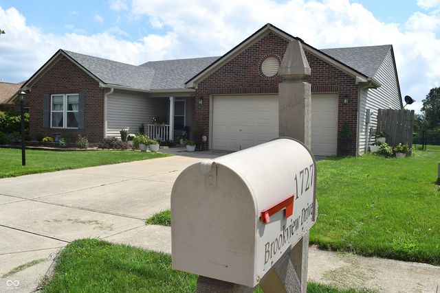 1727 Brookview Drive, Brownsburg, IN 46112
