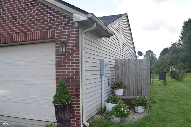 1727 Brookview Drive, Brownsburg, IN 46112