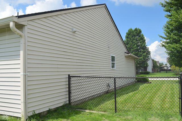 1727 Brookview Drive, Brownsburg, IN 46112