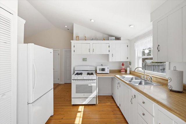 51 SUNSET Lane, West Dennis, MA 02670