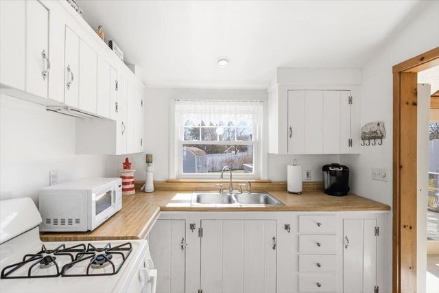 51 SUNSET Lane, West Dennis, MA 02670