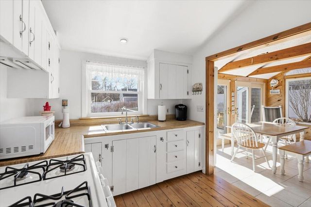 51 SUNSET Lane, West Dennis, MA 02670