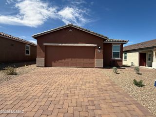 782 W Calle Manolete, Sahuarita, AZ 85629