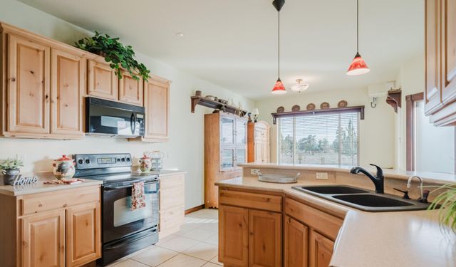 25451 Alfalfa Market Road NE, Bend, OR 97701