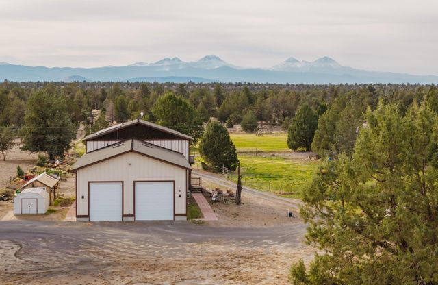 25451 Alfalfa Market Road NE, Bend, OR 97701