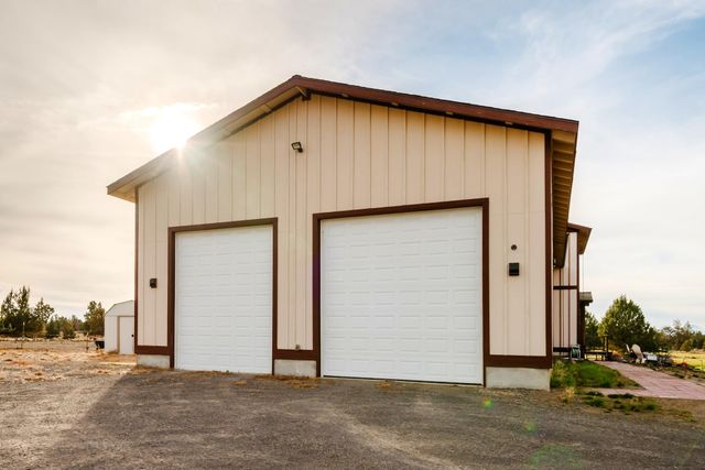 25451 Alfalfa Market Road NE, Bend, OR 97701