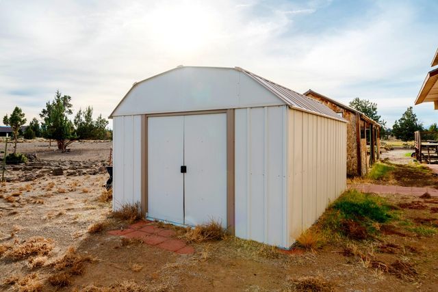 25451 Alfalfa Market Road NE, Bend, OR 97701