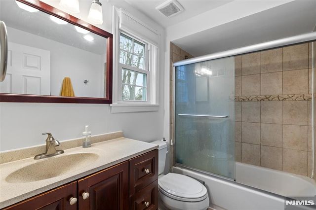 480 Livingston Avenue, Livingston, NJ 07039