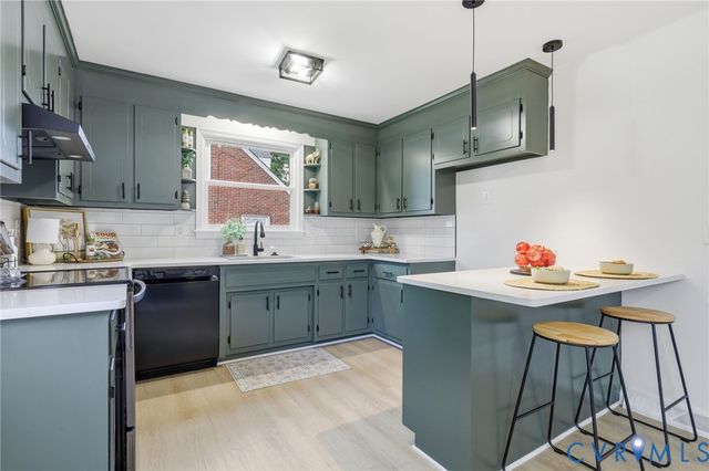 214 Lyons Ave, Colonial Heights, VA 23834