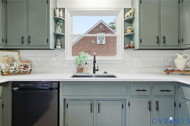 214 Lyons Ave, Colonial Heights, VA 23834