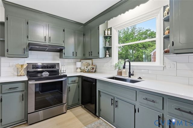 214 Lyons Ave, Colonial Heights, VA 23834