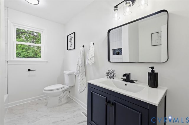 214 Lyons Ave, Colonial Heights, VA 23834