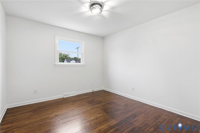 214 Lyons Ave, Colonial Heights, VA 23834