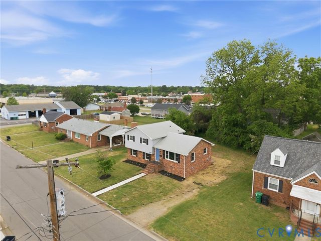 214 Lyons Ave, Colonial Heights, VA 23834