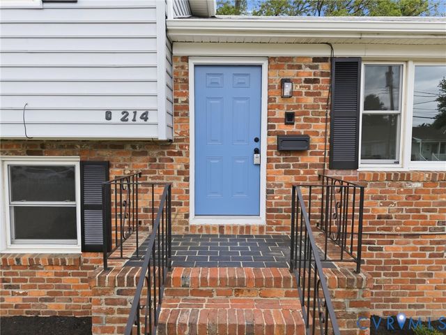 214 Lyons Ave, Colonial Heights, VA 23834