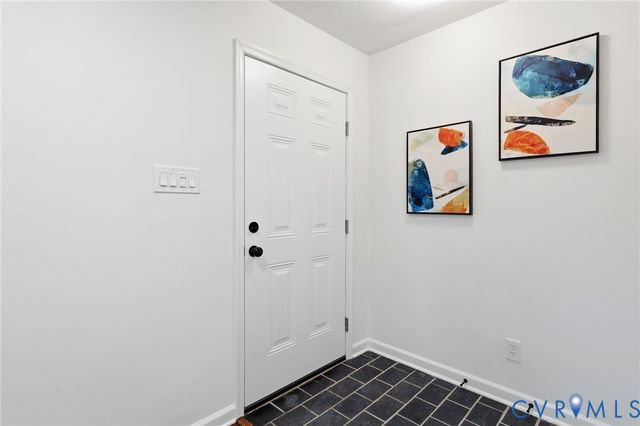 214 Lyons Ave, Colonial Heights, VA 23834