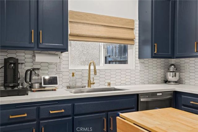 15122 Roxford Street 4, Sylmar, CA 91342