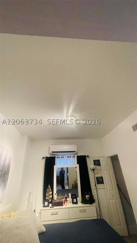 876 SW 2nd St, Miami, FL 33130
