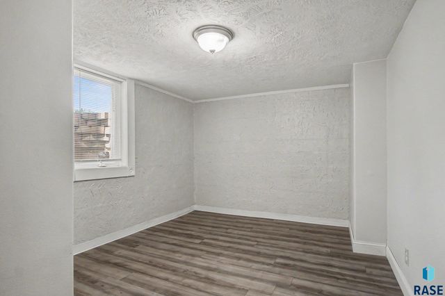 710 N Terrace Pl Place, Sioux Falls, SD 57104