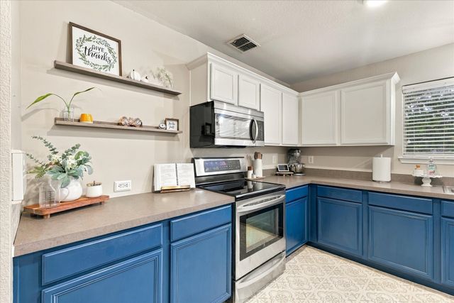 200 Ellicott Drive, Roanoke, TX 76262