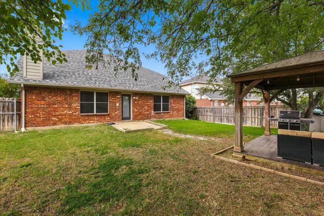 200 Ellicott Drive, Roanoke, TX 76262