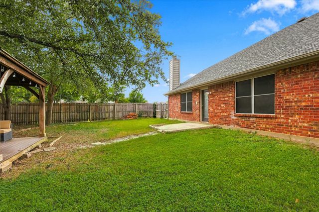 200 Ellicott Drive, Roanoke, TX 76262
