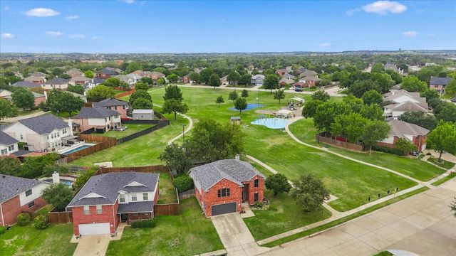 200 Ellicott Drive, Roanoke, TX 76262