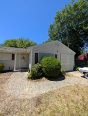 16 Thomas Street, Coram, NY 11727