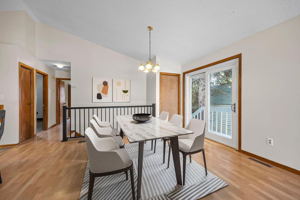 737 6th Avenue NW, New Brighton, MN 55112 — photo 4