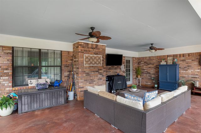 406 Clover Lane, Bossier City, LA 71112