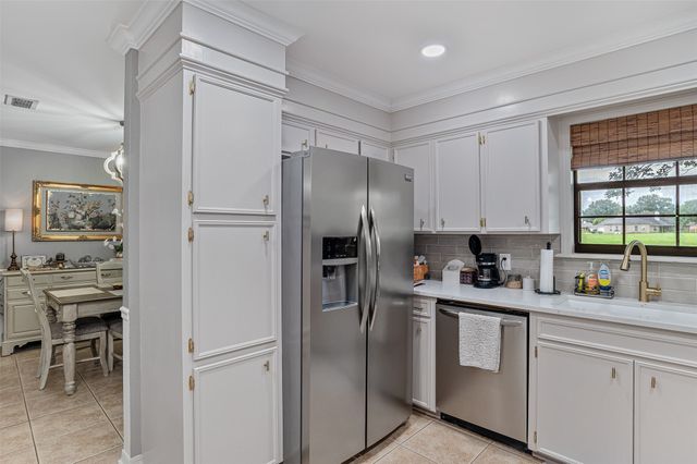 406 Clover Lane, Bossier City, LA 71112