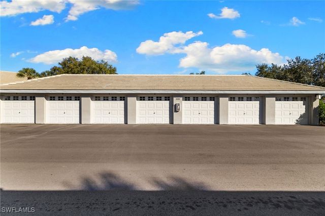 2215 Chesterbrook CT 2, Naples, FL 34109