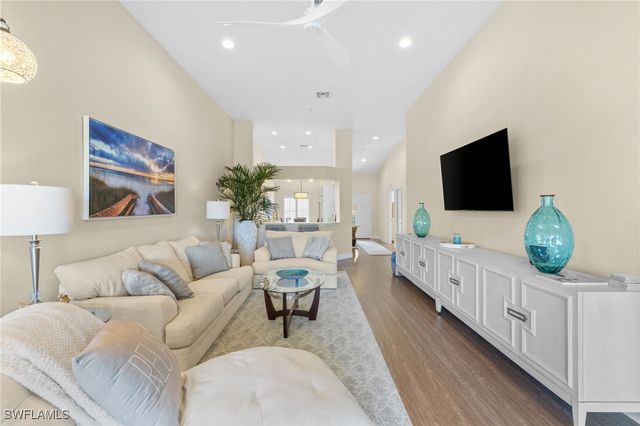 2215 Chesterbrook CT 2, Naples, FL 34109