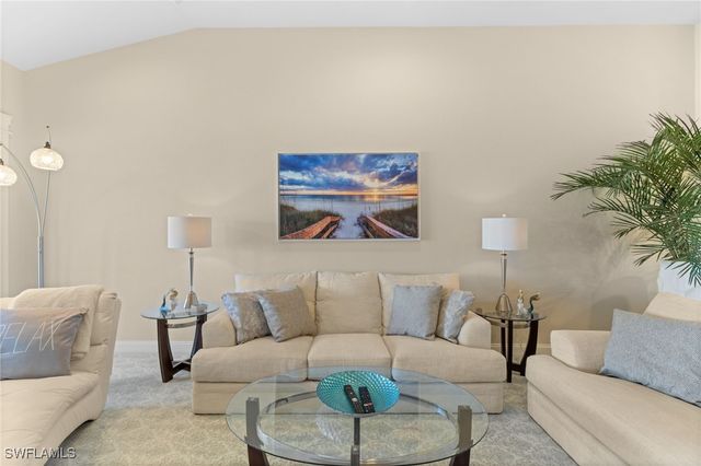 2215 Chesterbrook CT 2, Naples, FL 34109