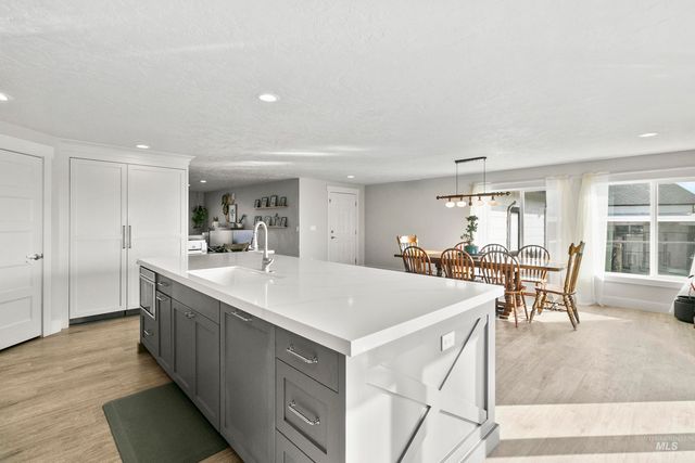 4437 W Kuna Rd, Kuna, ID 83634