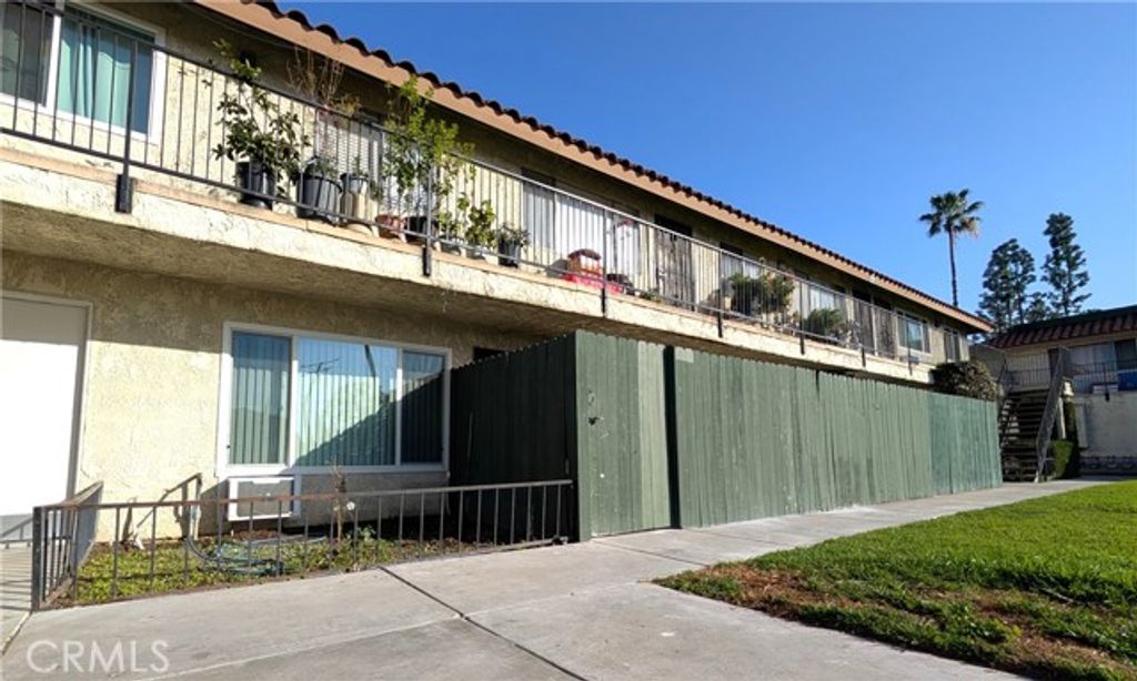 1422 Peckham A, Fullerton, CA 92833