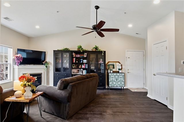 1011 Stockton Rdg, Cranberry Twp, PA 16066