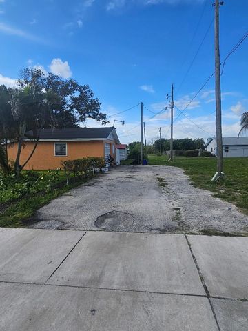 800 NW 1st Street, Delray Beach, FL 33444