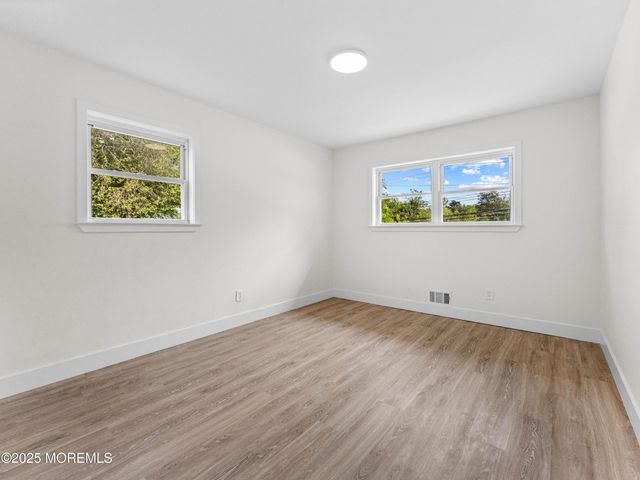 37 Bryant Drive, Jackson, NJ 08527
