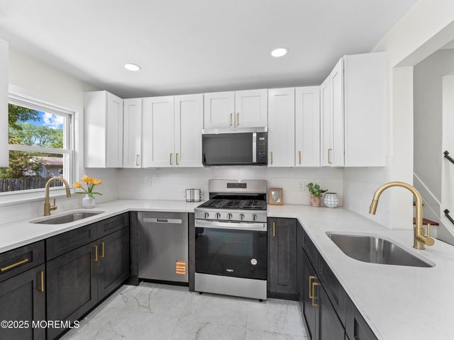 37 Bryant Drive, Jackson, NJ 08527