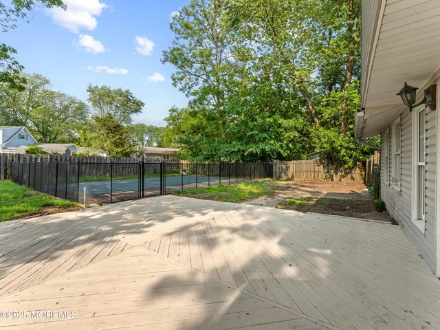 37 Bryant Drive, Jackson, NJ 08527