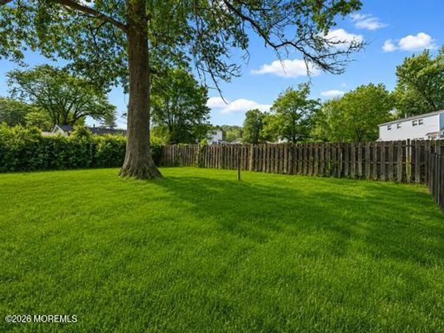 37 Bryant Drive, Jackson, NJ 08527